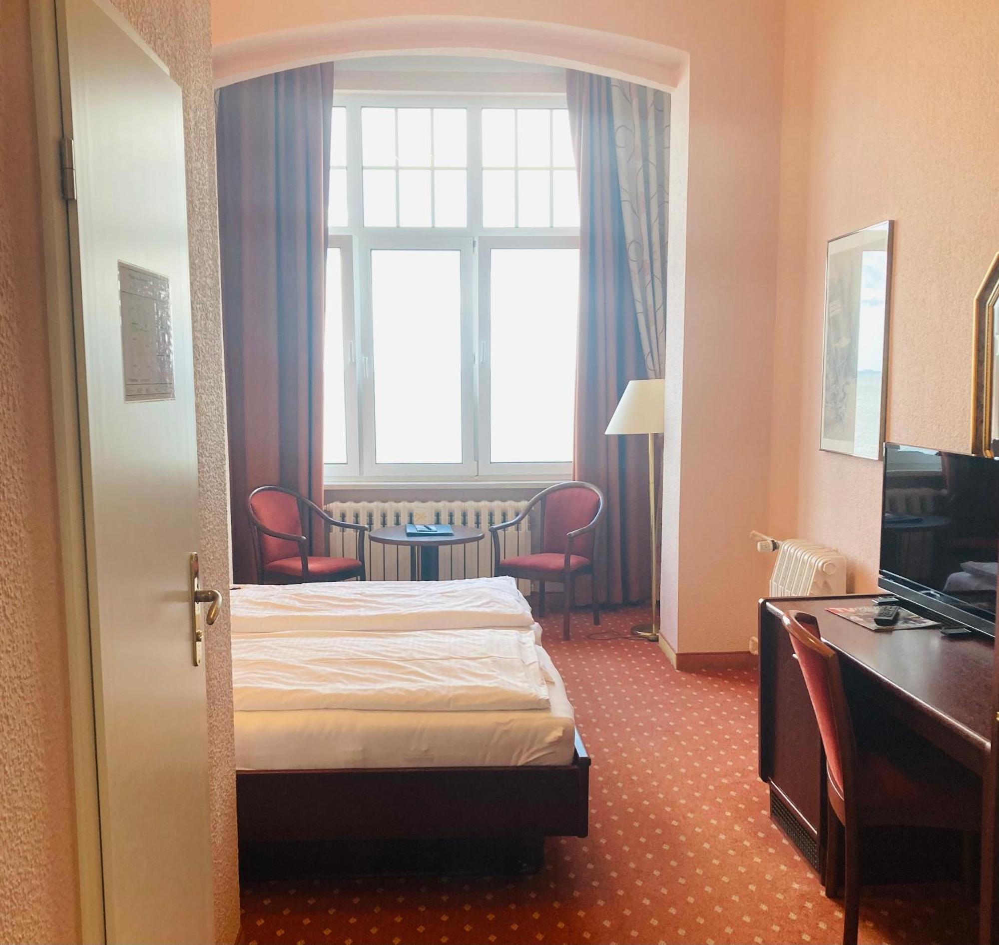 Hotel Germania Heringsdorf  Exterior photo