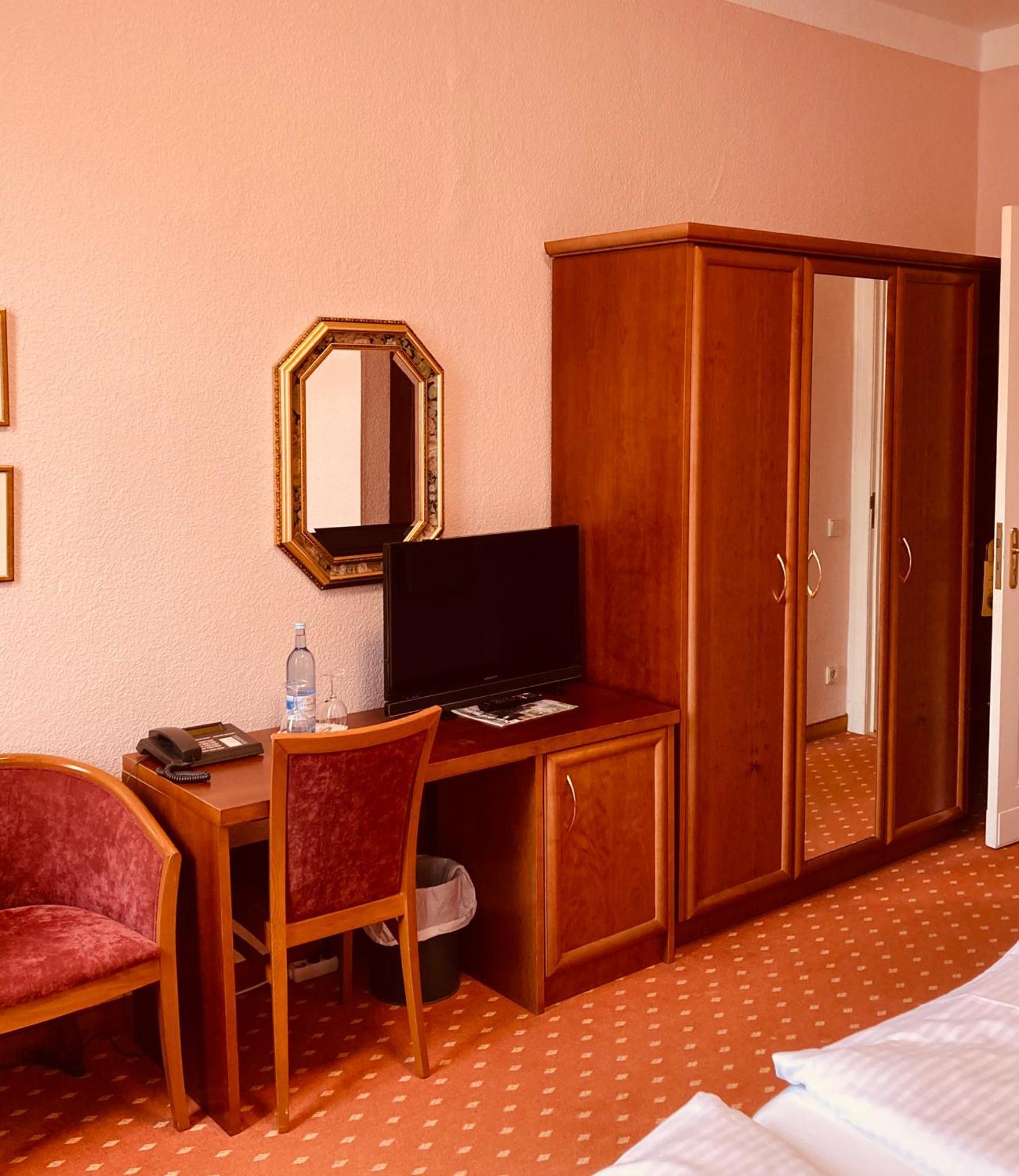 Hotel Germania Heringsdorf  Exterior photo